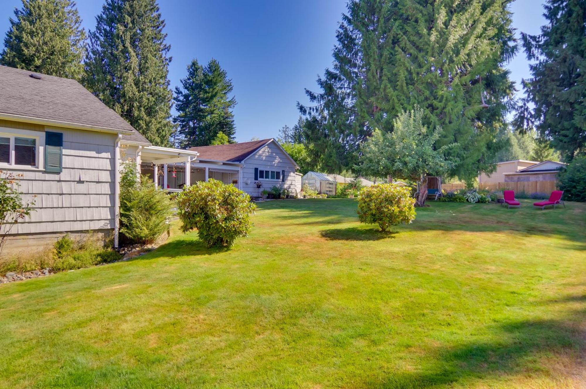 Charming Updated Retreat Walk To Lake Stevens! Экстерьер фото